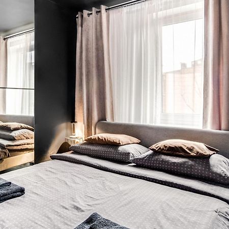 Blacknight Apartment - Self Check-In 24H Вроцлав Екстер'єр фото