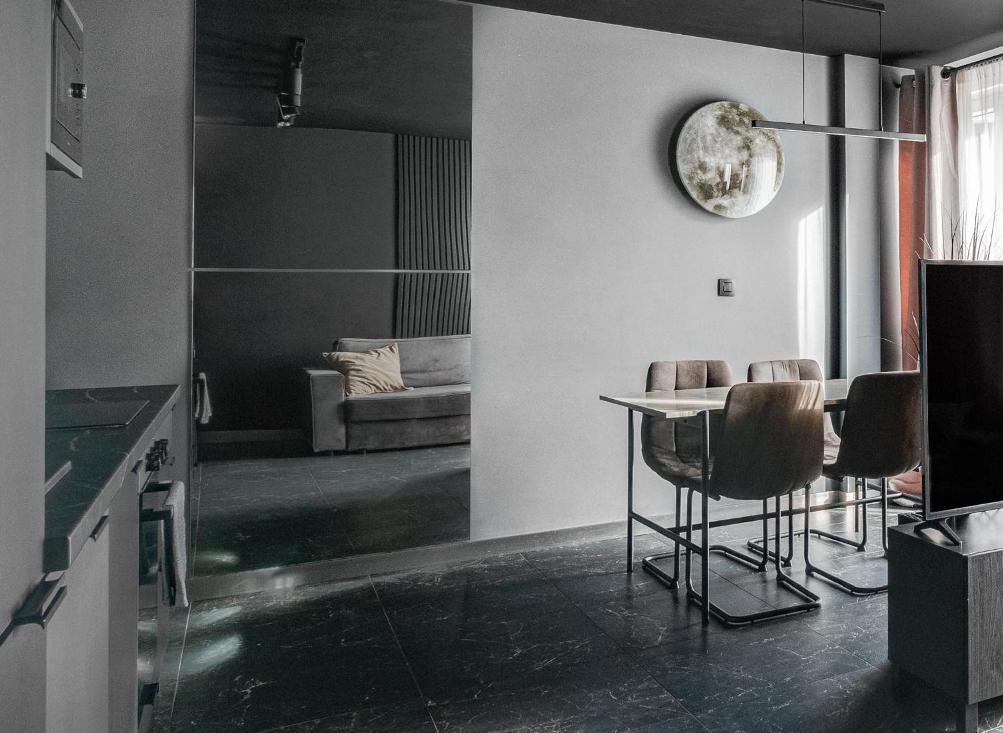 Blacknight Apartment - Self Check-In 24H Вроцлав Екстер'єр фото