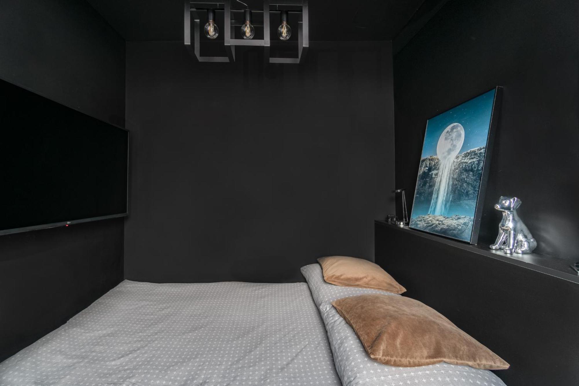 Blacknight Apartment - Self Check-In 24H Вроцлав Екстер'єр фото