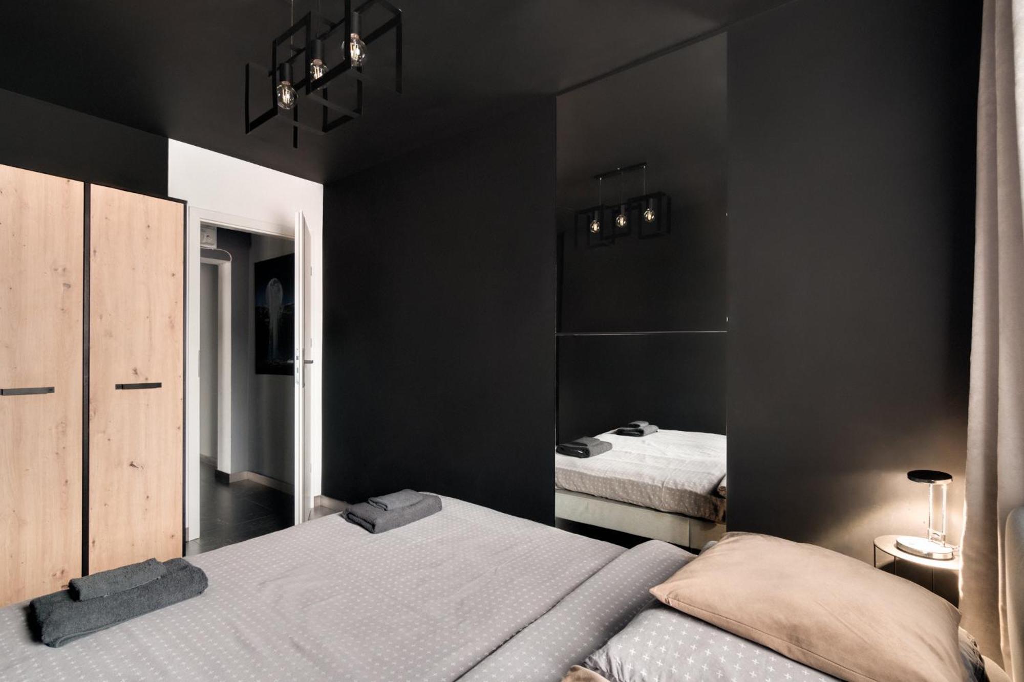 Blacknight Apartment - Self Check-In 24H Вроцлав Екстер'єр фото